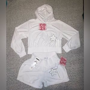 NWT COZY SET SHORT & HOODIE WHITE SIZE XL